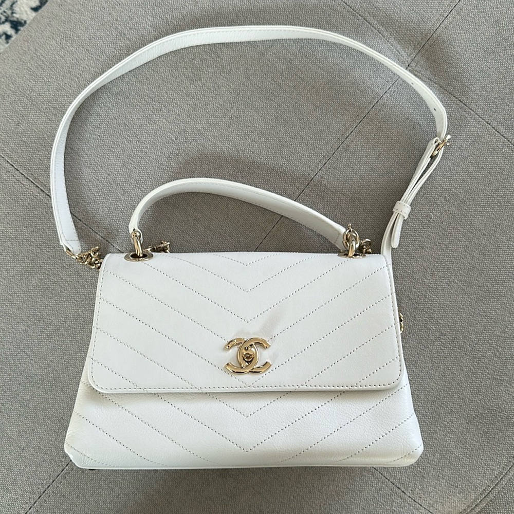 CHANEL White Chevron Quilted Top Handle Crossbody Bag with Gold Hardware